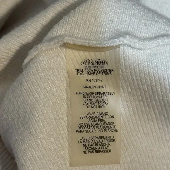 Elegant Cream Lace Sleeve Sweater - Picture 7 of 7